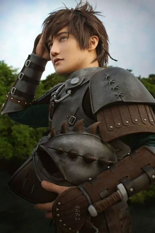 rockuzan:His name is Liui Aquino, a filipino cosplayer. And I think, by far, he’s the greatest Hiccu