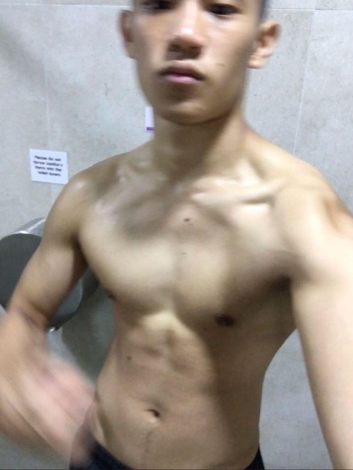 sharingpornvideos:    Singapore Grindr Collection  Thai/SG mix 