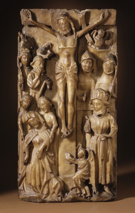 Relief (alabaster with traces of polychromy) depicting the Crucifixion.  Unknown English artist; ca.