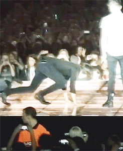 the-boys-who-stole-our-hearts:  fahoohz:  That person was obviously blind.  or just stupid and jealous. 