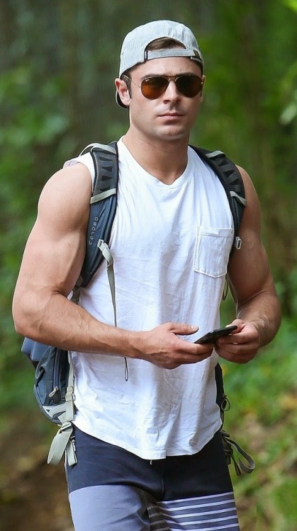 XXX Zac Efron. photo