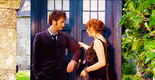 ⇢ Doctor Who Gif Meme - [ 1 / 1 ] Favorite BROTP: Donna and Ten- You got to promise me you’re going 