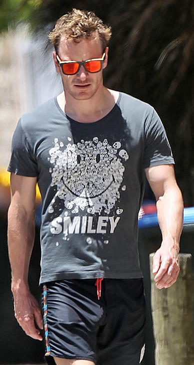 XXX celebritymeat:  Michael Fassbender’s bulge. photo