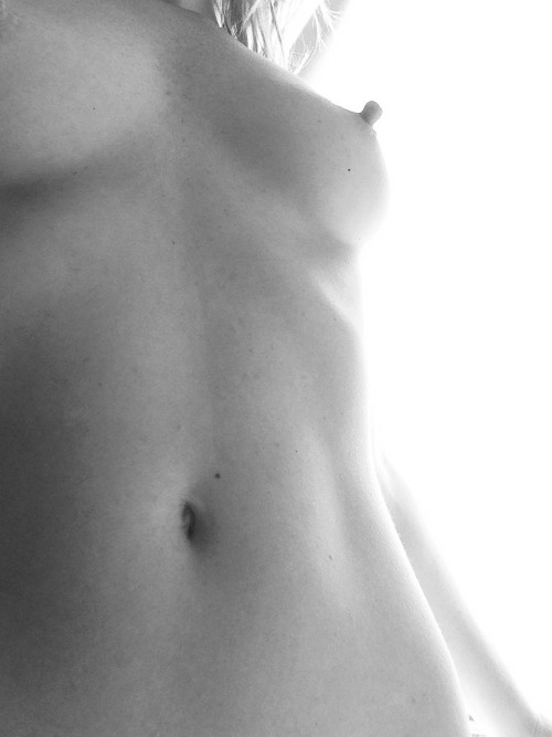 the-naked-me:  beach light_(the-naked-me 
