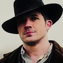 mnemehoshiko:sourcedumal:sailorkillian:#(✿◠‿◠)WHAT IS THIS?This is from the show Timeless on NBC.
