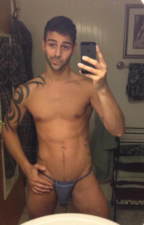 randomhotblokes:    