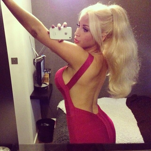 amateur-implant-pics:  @hollydeacon