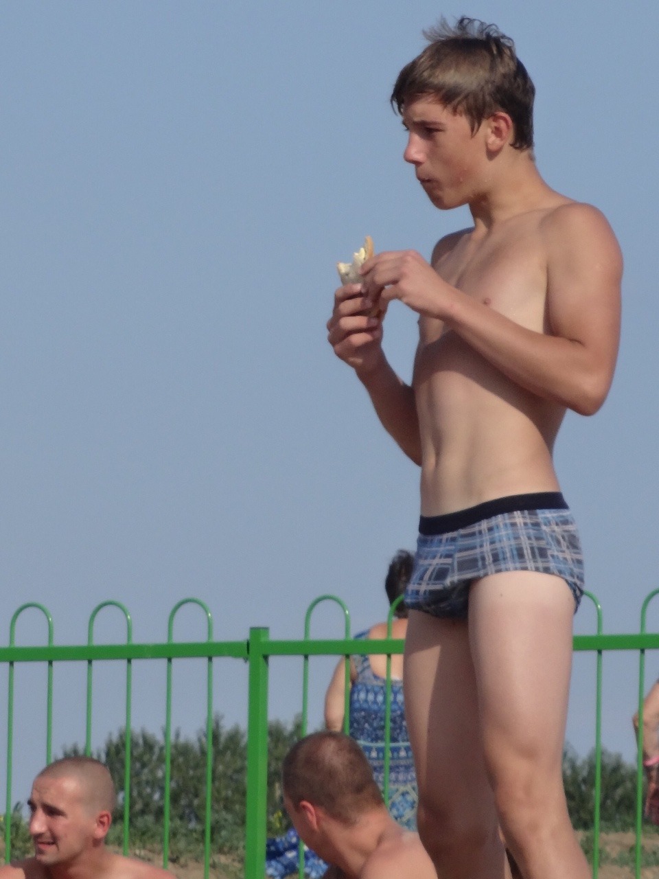 ptitpoucet:  TRES BEAU GOSSE - http://ptitpoucet.tumblr.com 