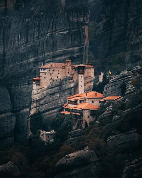 gemsofgreece:Monasteries at the top of the rocks of Meteora, Greece. Photo by Frederik Schindler.