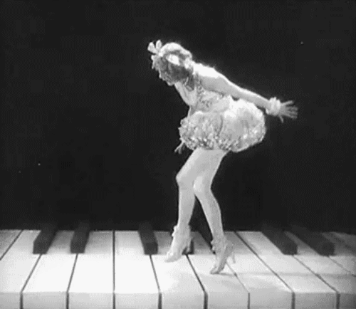 wehadfacesthen:  Anny Ondra dancing in Die vom Rummelplatz  (Karel Lamac, 1930),