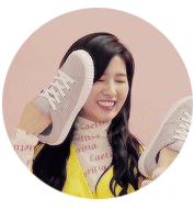 nayeoff:   ヾ(｡ ＞ω＜  )ｼ 