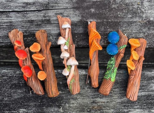 I’ve made some fungi hairclips to match my hairpins!