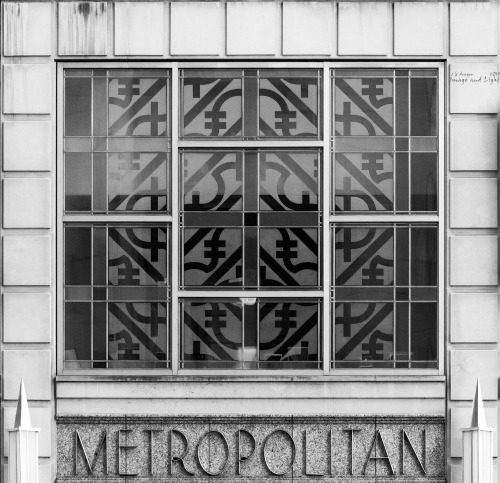 metropolitan 001 The Loop, Chicago, Illinois Nikon D5100, ISO 2000, f/4.5, 1/320 sec s b dragoo 