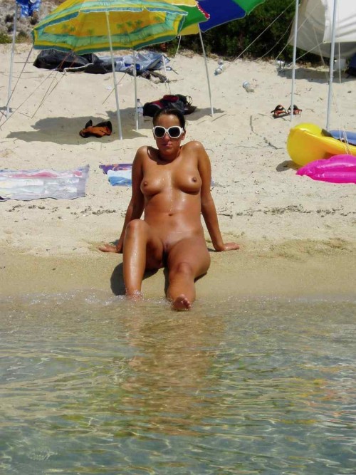 Busty Bikini Girls