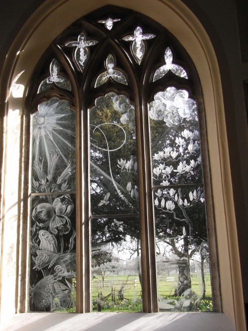 opticallyaddicted:The Beautiful Engraved Glass Windows of Laurence Whistler at St. Nicholas Church, 