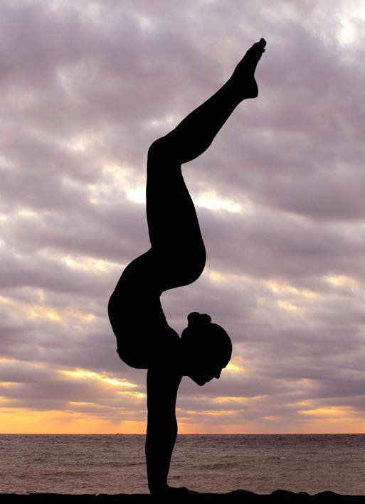 flexygirl:  Flexy Girl  Back  Feet  Bellybutton  Zungen-  Lippen  Special