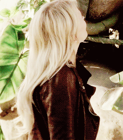 winterfellsorrow:  How he observes her and smiles after, cause he´s happy that she´s the one who´s c