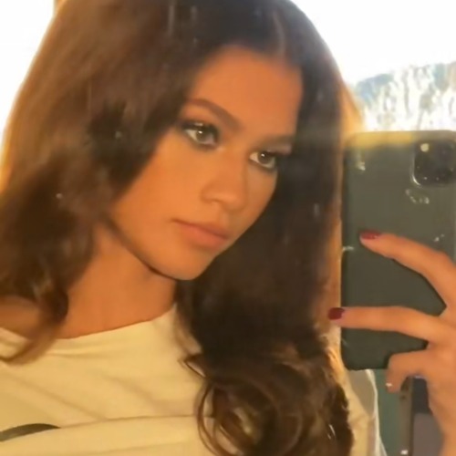 Zendaya Icons Without Psd. Rt Or Reblog If U Save Pls