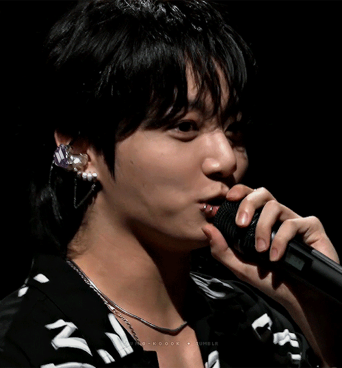 He Became More Stunning Day By Day (cr. @taee)