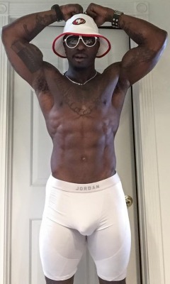 black411blog:  muscle—and-nerds:charlibal: