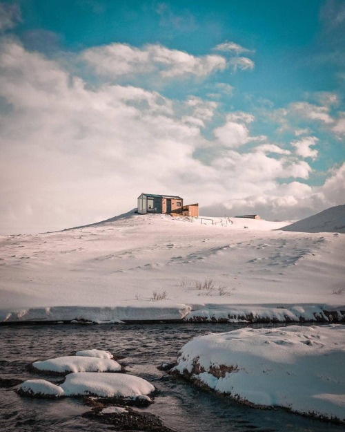 utwo:  Sleeping under the stars in a glass cabin in Iceland. Watch northern lights and stars / midnightsun out of the bed.© panoramaglasslodge