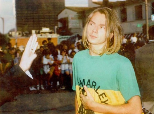 rivjudephoenix:River Phoenix attends Batman premiere in LA, 1989