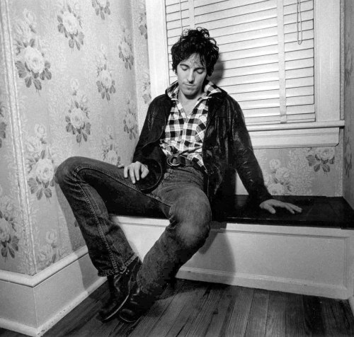 soundsof71:Bruce Springsteen at photographer Frank Stefanko’s Haddonfield, NJ home in 1978, the sess