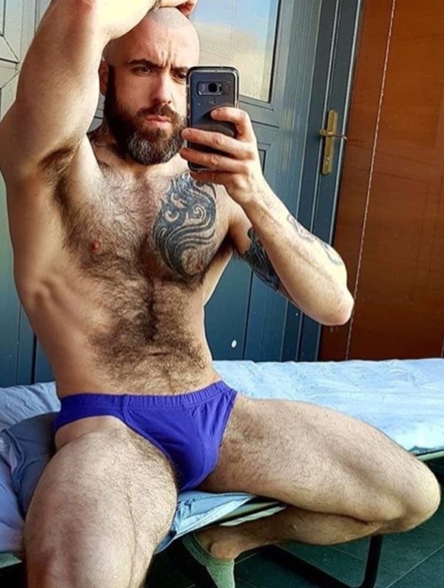 justsayjohnny:  Hotter otter.  porn pictures