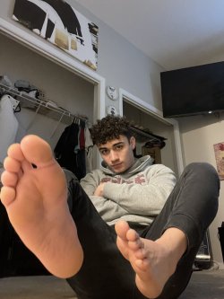 XXX medleeasternguysfeet:Lebenese master 🇱🇧🔥🔥👣 photo