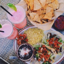 samhwangg:  margaritas and babes 🍹 instagram: samhwangg 