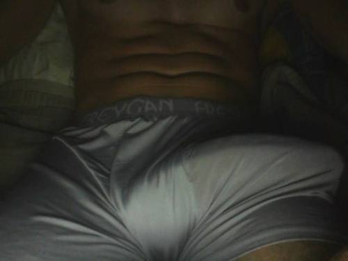 HUNG BISEXUAL DUDE : HOT!!!