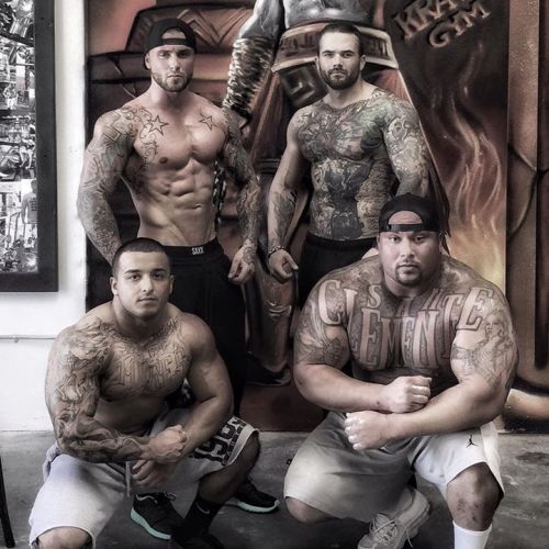 bodybuilers4worship:  At our gym it ink juice and muscle …. Wanna join   Awesome ink word and muscular men - make me dream - WOOF