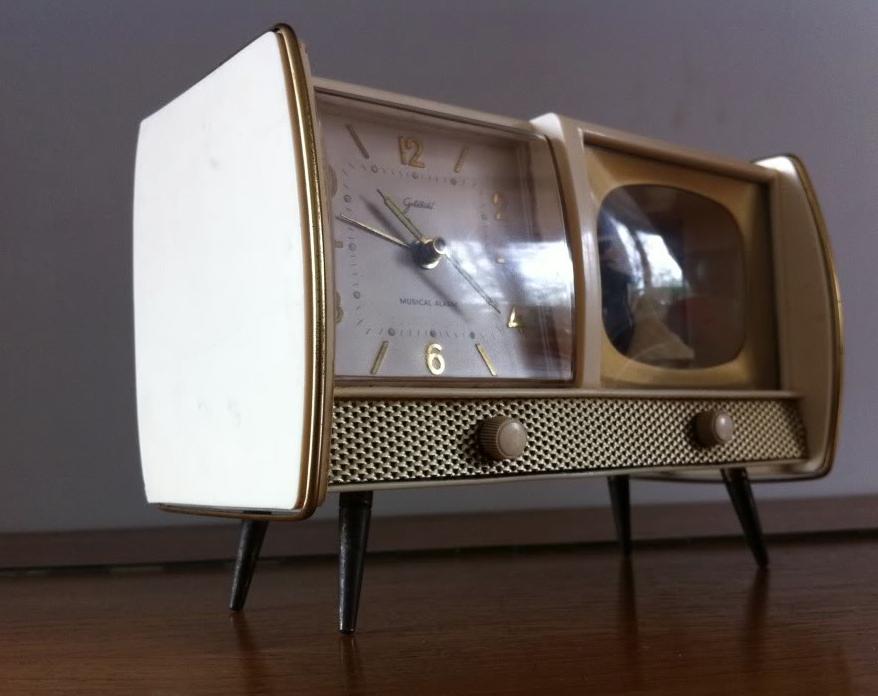 1950sunlimited:  I think I might actually kill for this clock. 
