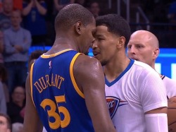 melaninmedicine:  kngshxt: woodmeat:   kingsneid:   shootmeadub:   shootmeadub: trick question: which one got hands  y'all going for the lightskin or the nigga who don’t brush his hair   The white dude behind em   KD built like a wacky waving inflatable