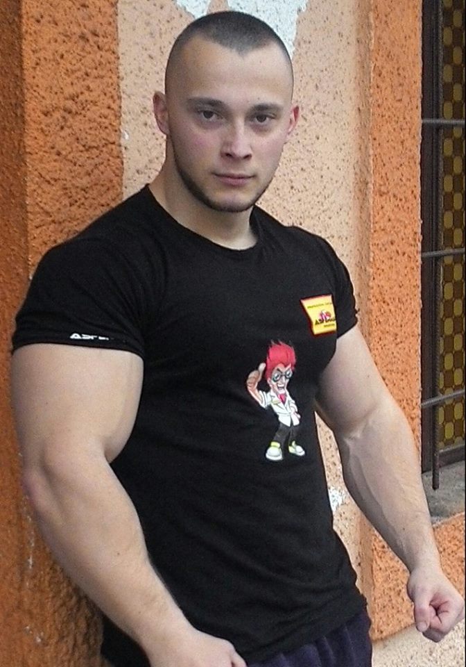 serbian-muscle-men:   young Serbian powerlifter Mirko  More of his pics here -&gt;