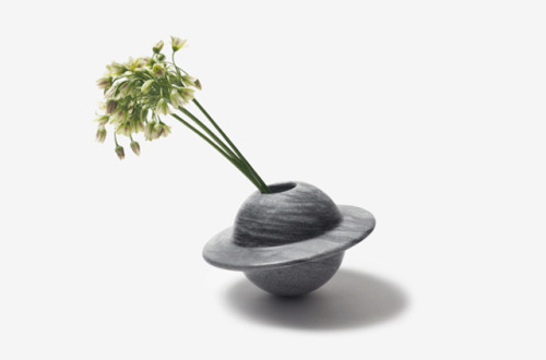 staceythinx:Saturn vases by Kim Hyunjoo
