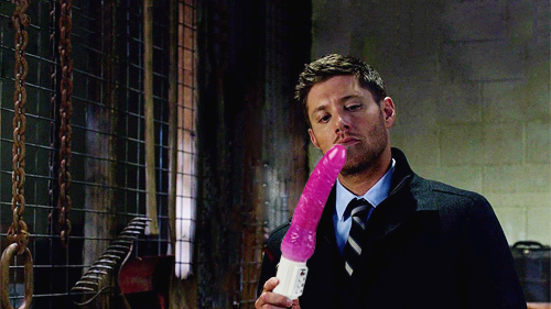 yelloweyedcrowley:  things that totally 100% happened in s9 → 14/23 