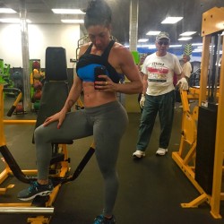 hiddensky:  Gym selfie!! #photobomb👴😎 by wofb