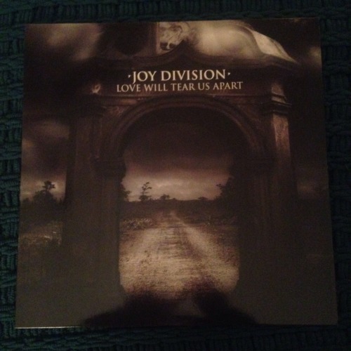 Joy Division - Love Will Tear Us Apart / TransmissionUK Press 2009 (Cleopatra)