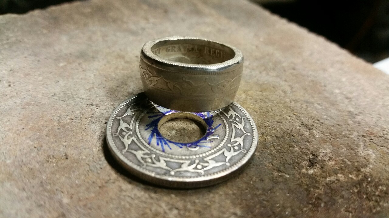 iamnotacreepyfucker:  I don’t share much but I’ve been making coin rings for