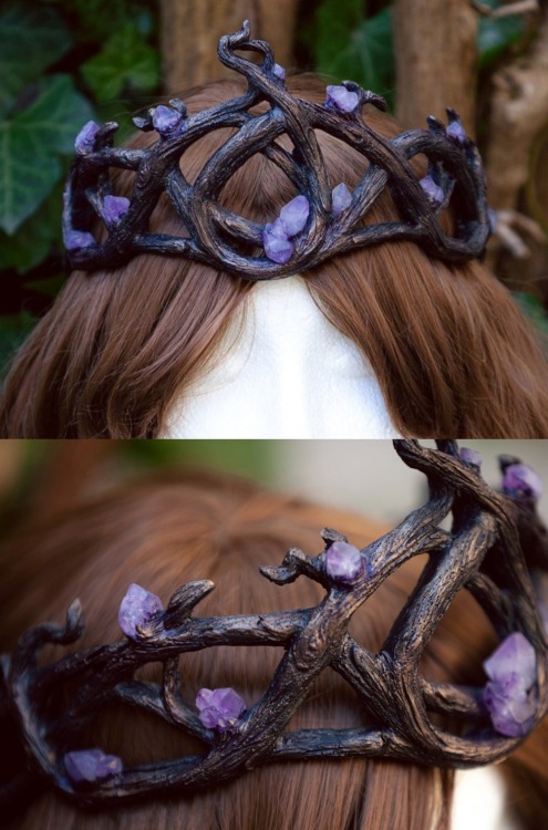 sosuperawesome:Crowns / Hair Accessories / Lace CollarsLilif Ilane on Etsy