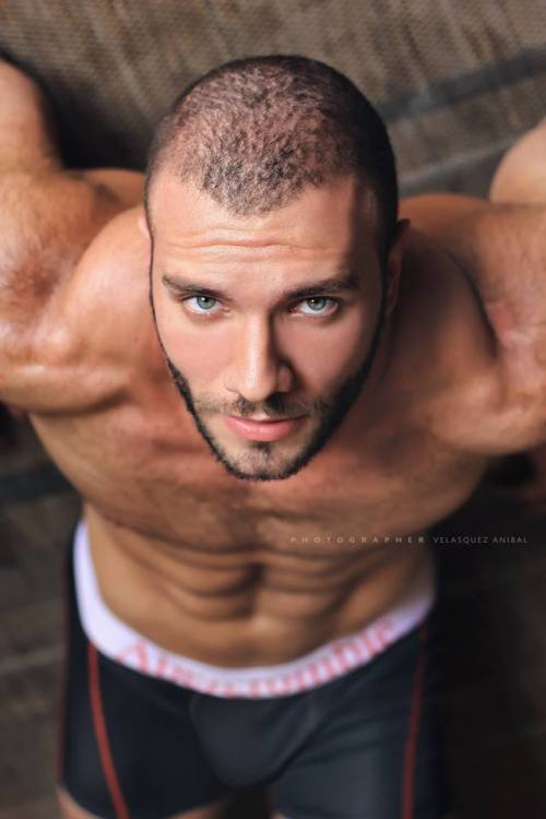 bro-mo:  billyraysorensen:  So fuckin’ lush – Jheremy G …  (via TumbleOn) 