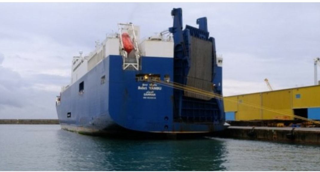 Come è bella questa nave. Rappresenta un autentico gioiello tecnologico, solca il mare blu senza far rumore. Lo stesso rumore dei missili, stipati nella stiva, che sono in grado di distruggere la vita di 100 persone in men di un secondo. Ecco la...