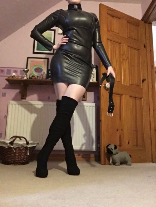 sinfullyhypnotised:More fun with the latex dress with the addition of some new boots which Master re