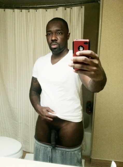 nastyredboy: tastyblkman: Hott Selfie all them can feel the lip game on me