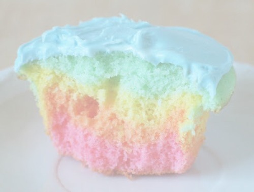 cloudpastel:Pastel and rainbow cake ^^