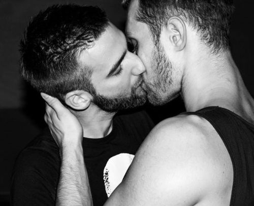 Porn Gay Bearded Kisses photos