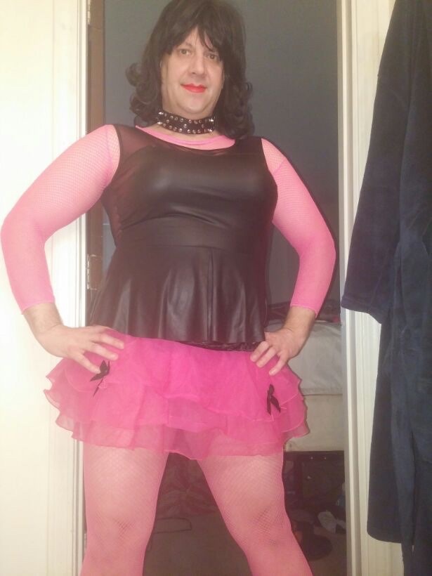 goacceptyourfate:  Horny slut Amber knows she will never measure up so why not dress