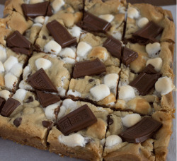 thecakebar:  S’mores Cookie Bars