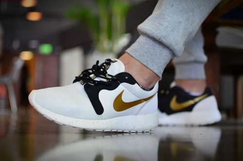 Nike Roshe Run Hyperfuse 'Gold Trophy' – – Sneakers, kicks and trainers.